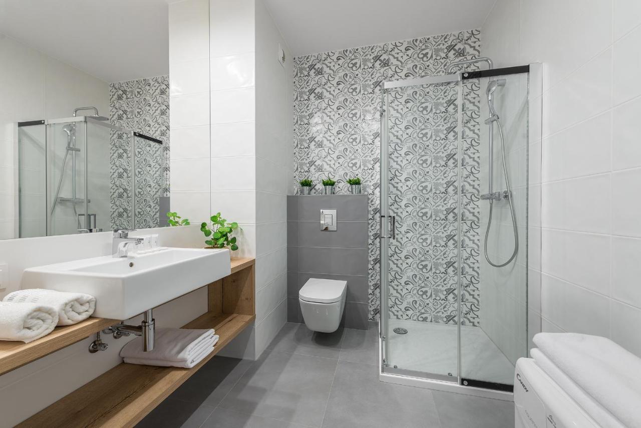 Okecie Airport Studio Bakalarska 2 P&O Serviced Apartments Varşovia Exterior foto