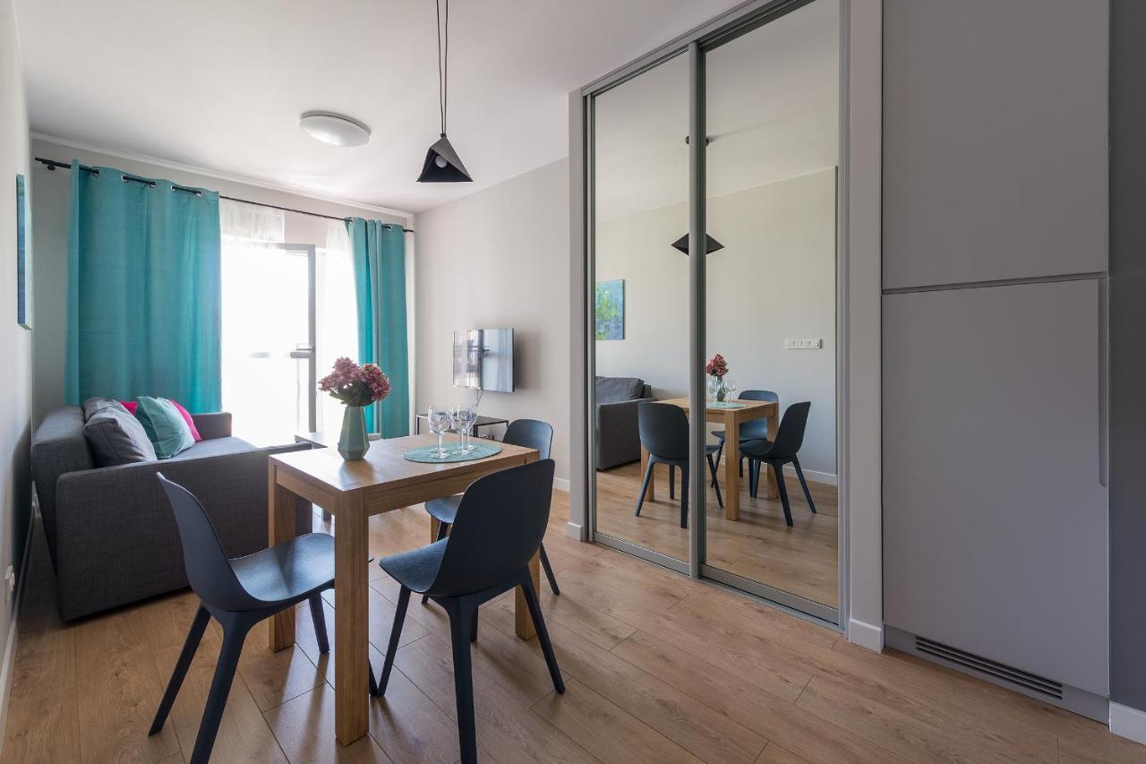 Okecie Airport Studio Bakalarska 2 P&O Serviced Apartments Varşovia Exterior foto